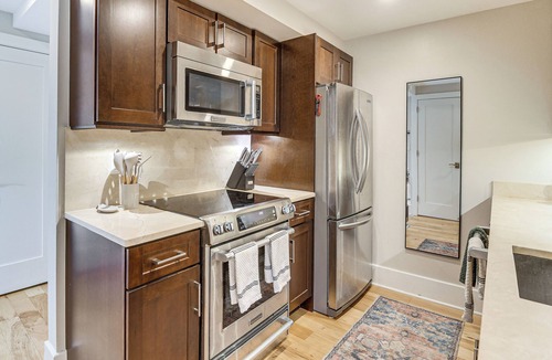 Adams Morgan Apartment | Walkable for DC250! Stylish Studio in Adams Morgan