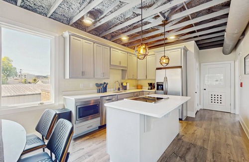 Northside Condo | Walkable Gem! Dtwn Chattanooga Base w/Balcony