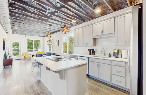 Northside Condo | Walkable Gem! Dtwn Chattanooga Base w/Balcony