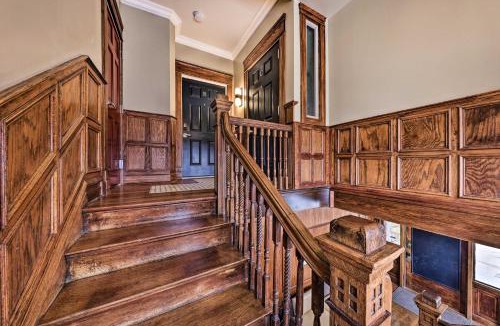 Southmoreland Apartment | Walkable KC Home Base! Near Sports Events & Fun