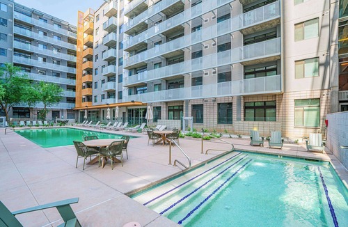 Evans Churchill Apartment | Walkable PHX Stay from ASU w/Balcony Parking WD