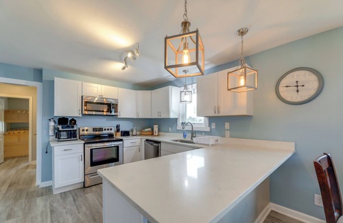 Salter Path House | Walkable & Renovated! Salter Path Retreat w/ Deck