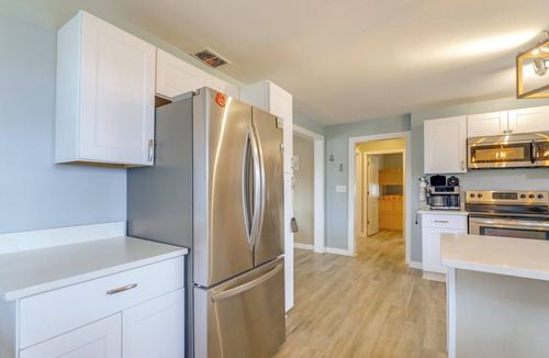 Salter Path House | Walkable & Renovated! Salter Path Retreat w/ Deck