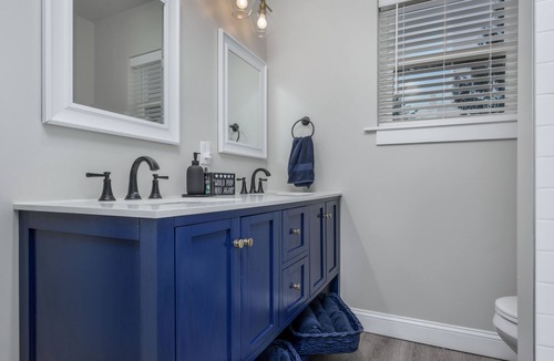 Camp Hill Apartment | Walkable & Stunning 1BR Gem with free parking in Camp Hill