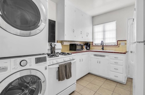 Rincon Heights Apartment | Walkable Summer Luxury Unit | Prime UofA 1BR