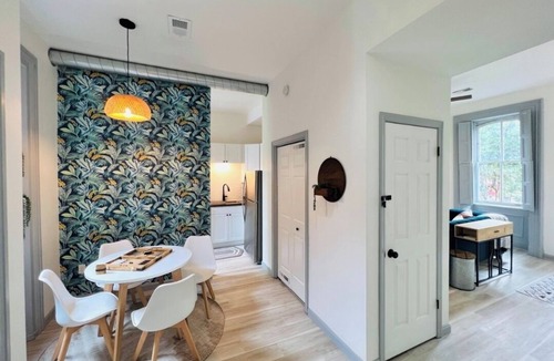 Manchester Apartment | Walkable to Acrisure & North Side; newly renovated with excellent Wifi