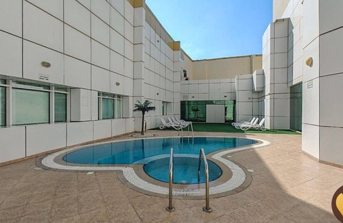 Jumeirah Lake Towers Apartment | Walkable to Metro at Heart of Jumeirah Lake Towers