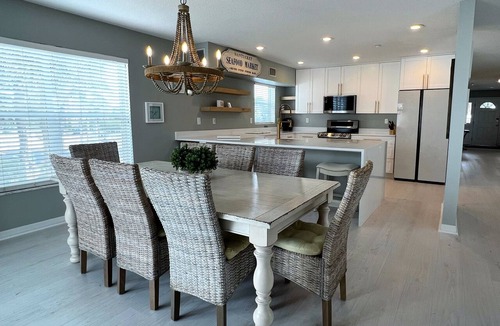 Indian Rocks Beach Condo | Walkable to the Best Eats of IRB! Family Sized Indian Rocks Beach Condo