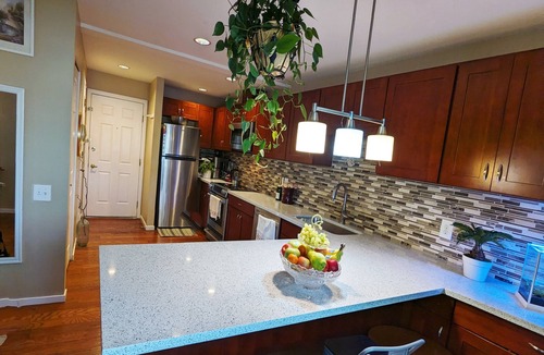 Queen Anne Condo | Walker's Paradise, charming safe, quiet,Queen Anne Hill garage parking Apt.