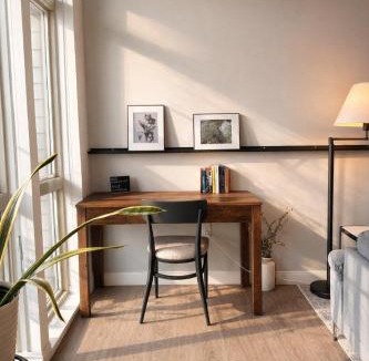 Fifth Ward Apartment | Walker's Point Apt with Gym and Balcony - Sleeps 4-5