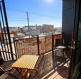 Fifth Ward Apartment | Walker's Point Designer 2BR · Prime Location with Balcony and Gym · Sleeps 6
