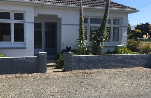 Riverton House | Walking distance to shops, beach, pub, playground, museum, golf club and wharf.