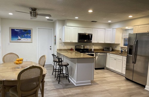 Rosemont House | Walking distance to the Atlantic and your favorite beachside restaurants!