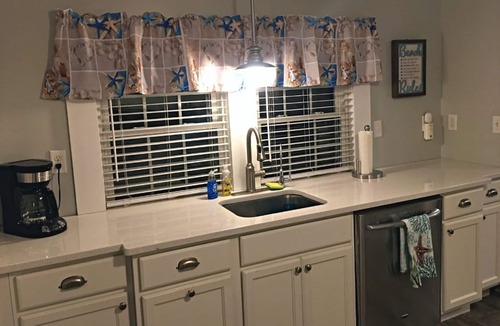 Wareham Center Cottage | Walking distance to Private Beach! Charming Cottage North of Cape Cod.