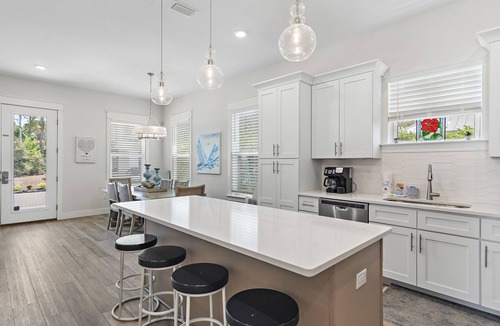 Dune Allen Beach House | WalkingonSunshine/Golfcart/Dogs Welcome