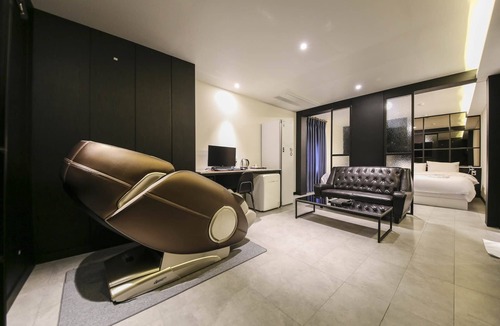 Cheonan Hotel | WALL Hotel
