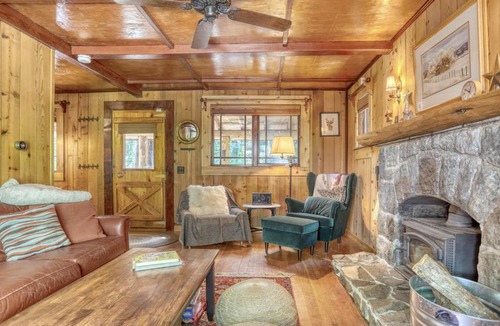 Mount Hood Village House | Wallace Cottage - Meredith Lodging
