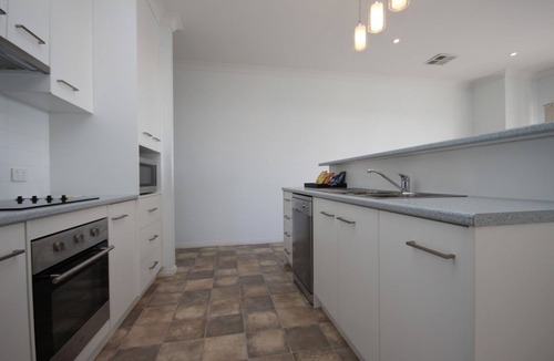 Wallaroo Hotel | Wallaroo Marina Apartments