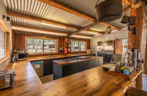 Upper Dawson Other | Wallaroo Outback Retreat - Glamping Tents Carnarvon Gorge