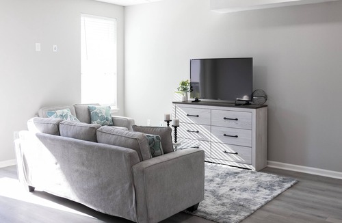 Waller House | Waller Escape: Ideal for Families, Friends, and Business Travelers