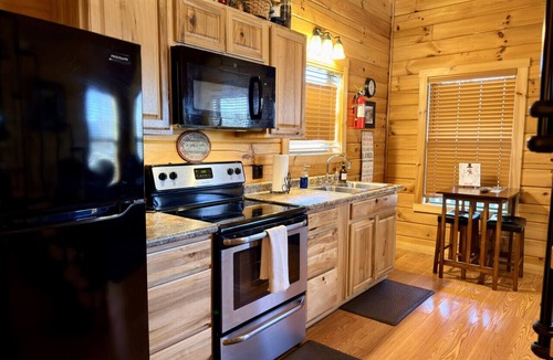 Byrdstown Apartment | Walleye Point Where Every Dog Has Its Dale Hollow Day Free Firewood Roku TV