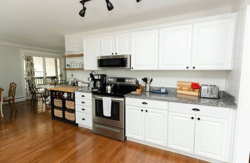 Walloon Lake House | Walloon Lake Hideaway Cottage