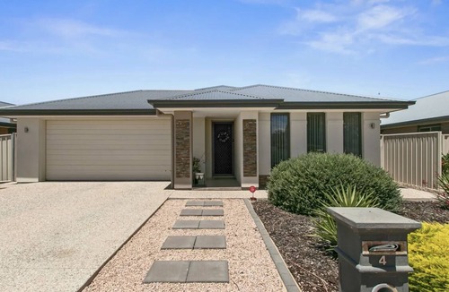 Wallaroo House | Wallow in Wallaroo on the Copper Coast. Relax with family and friends