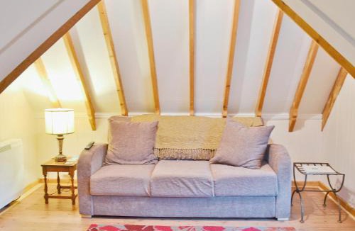 Martin House | Walnut Tree Cottage
