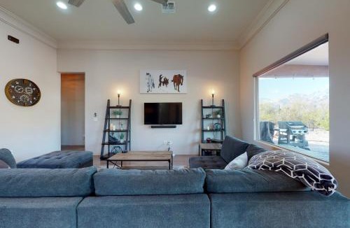 Tanque Verde House | Walnut Tree