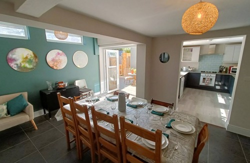 Margate Cottage | Walpole FRONT House: sleeps 13 people in 5 bedrooms
