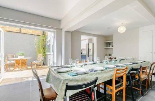 Margate House | Walpole FRONT House sleeps 13-15
