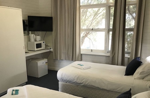 Walpole Hotel | Walpole Hotel Motel