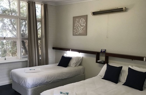 Walpole Hotel | Walpole Hotel Motel