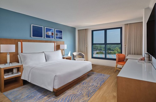 Bay Lake Resort | Walt Disney World Swan