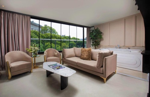 Pera Apartment | Walton Gardens Pera