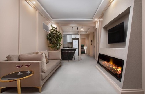 Pera Apartment | Walton Gardens Pera