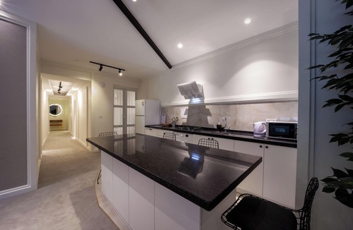 Pera Hotel | Walton Gardens Pera