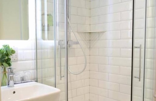 Birkenshaw Hotel | Walton View Hotel
