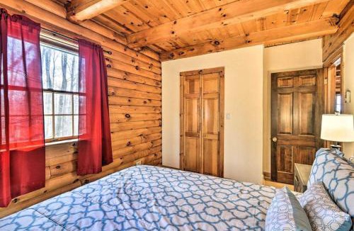 Pleasant Mount House | Wander & Unwind Log Cabin And Suites At Equestrian House