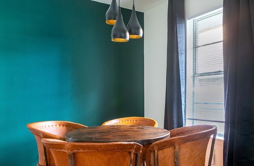 Hancock Apartment | WanderJaunt | Richards | 2BR | Central Austin