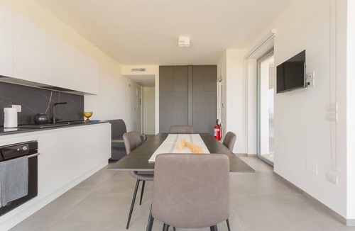 Municipio 1 Apartment | Wanderlust Experience | La Brezza di Mare