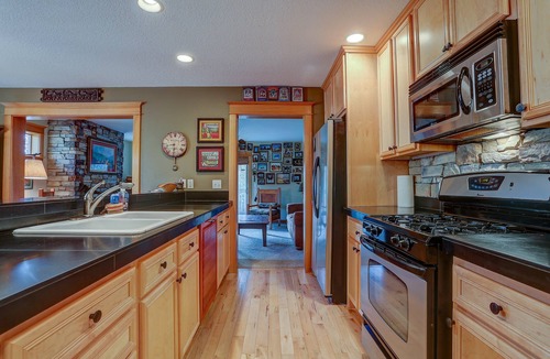 Hood River House | Wanderlust - Quietly Sophisticated, Worldly, Elegant, A/C