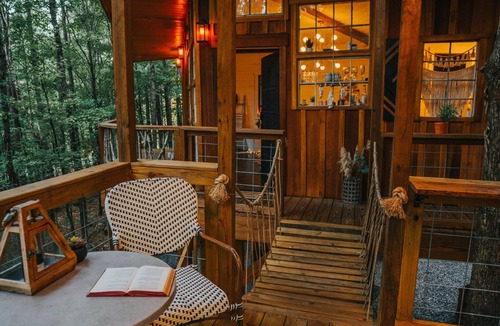 Crane Hill Cabin | WANDERLUST TREEHOUSE REAL LIFE FAIRYTALE FOR TWO.HIDDEN DEEP IN THE WOODS
