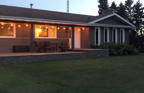 Porcupine Plain House | Wapati Bluffs and Suites