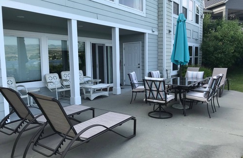 Wapato Point House | Wapato Point Waterfront Retreat with 5 bedrooms