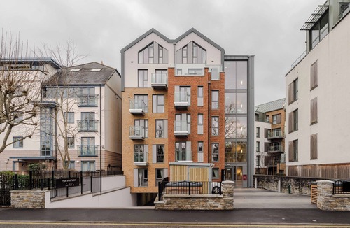 Bristol Floating Harbour Apartment | Wapping Wharf | 1 Bedroom Apartment Twin