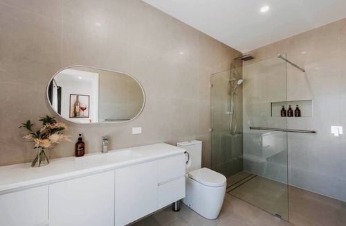 Central Mudgee House | Waratah Suite Experience Cosy Country Charm