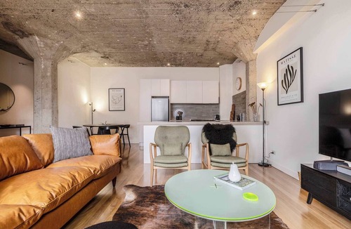 Melbourne Central Business District Condo | Warehouse conversion in historic Dovers building
