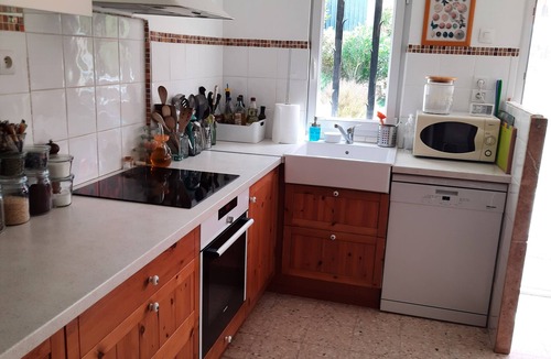 Alleins House | WARM AND COMFORTABLE FAMILY HOUSE near the AVIGNON FESTIVAL