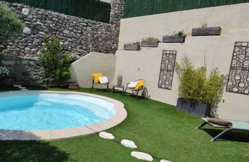 Villeneuve-Loubet House | Warm and festive village house just for you.